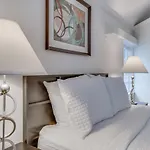 Close To Washington Circle 30 Days Stays
